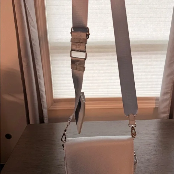 Steve Madden side Purse - Picture 6 of 8